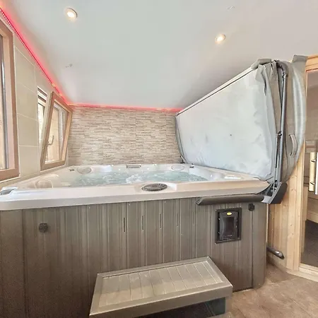 Independant Avec Spa, Sauna Et Cheminee A - 10 Pers - Fr-1-595-102 * Notre-Dame-de-Bellecombe